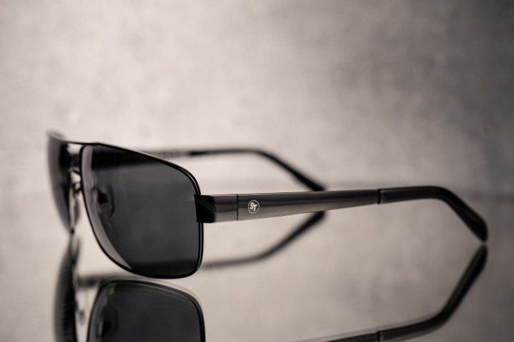 Óculos de sol masculino Saint Tropez com monograma ST